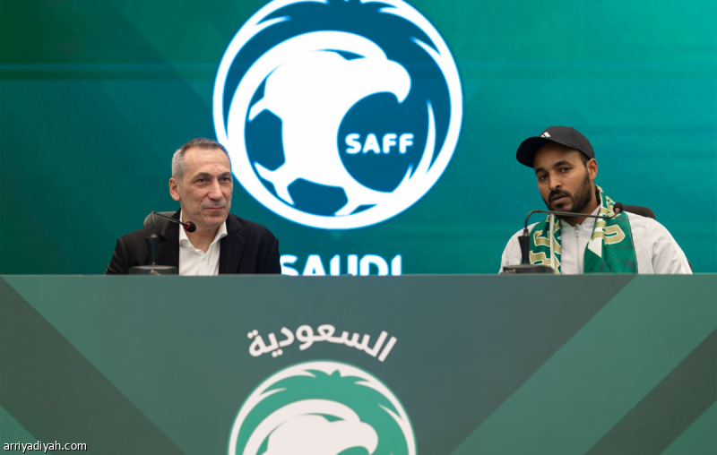 موسى مترجم دونيس في الأخضر من هو