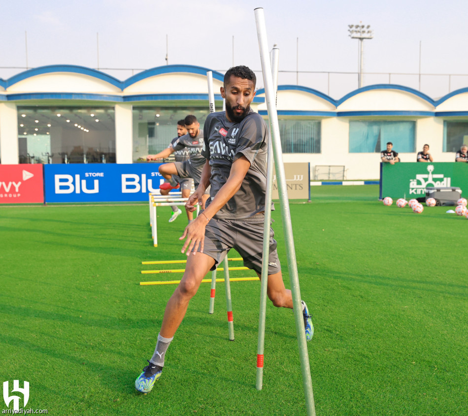 الهلال يفقد كوليبالي 21 يوما