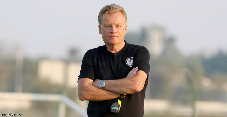 السعودي 
يطارد اللقب الأول