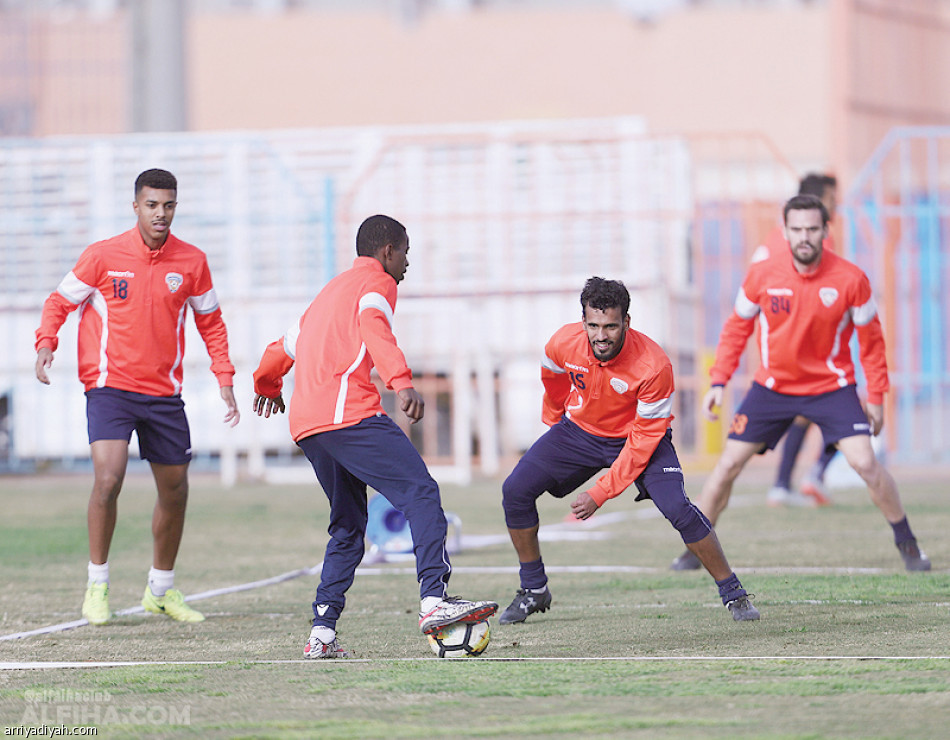 الإثارة تتجدد بين الجارين
