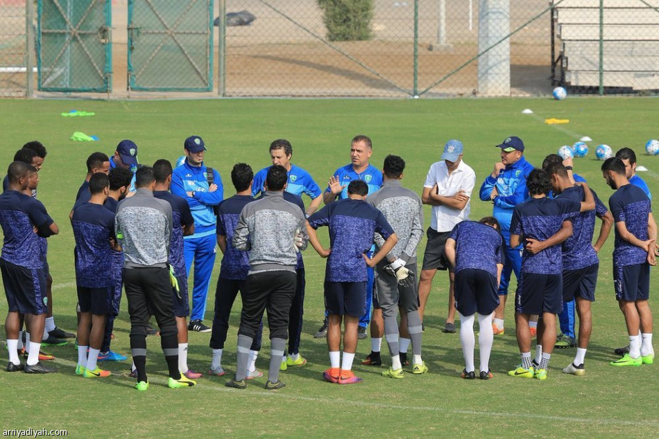 بعثة الفتح تصل مسقط استعداداً لاستقلال إيران