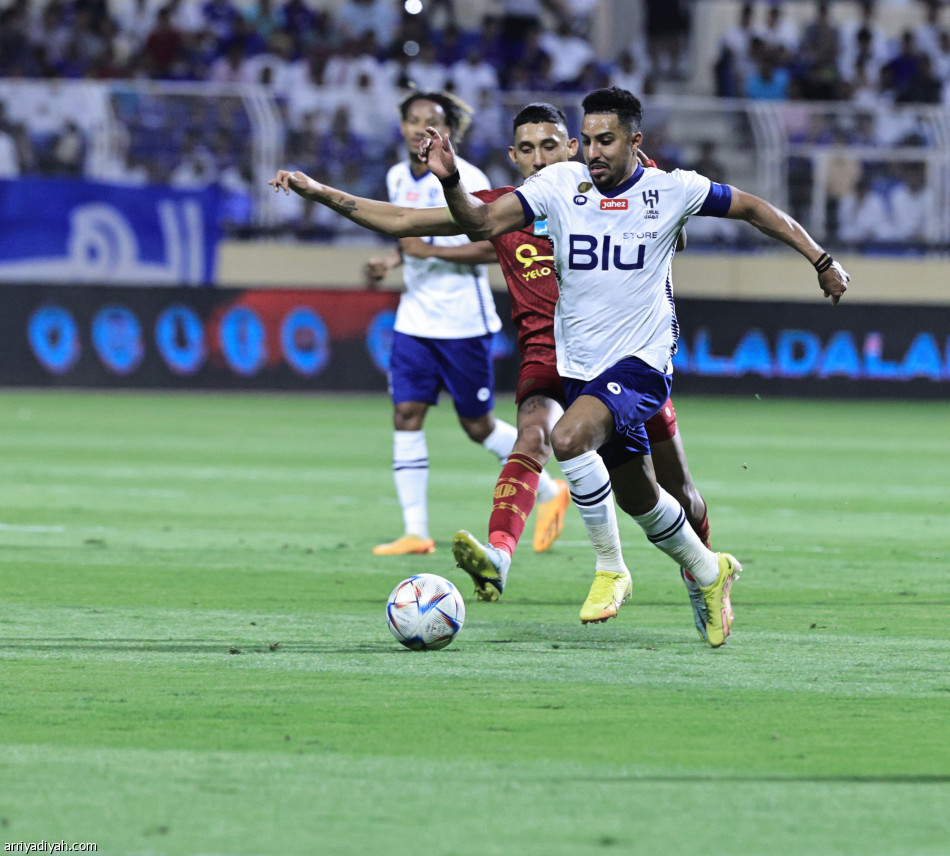 بـ10 لاعبين.. العدالة يخطف نقاط الهلال