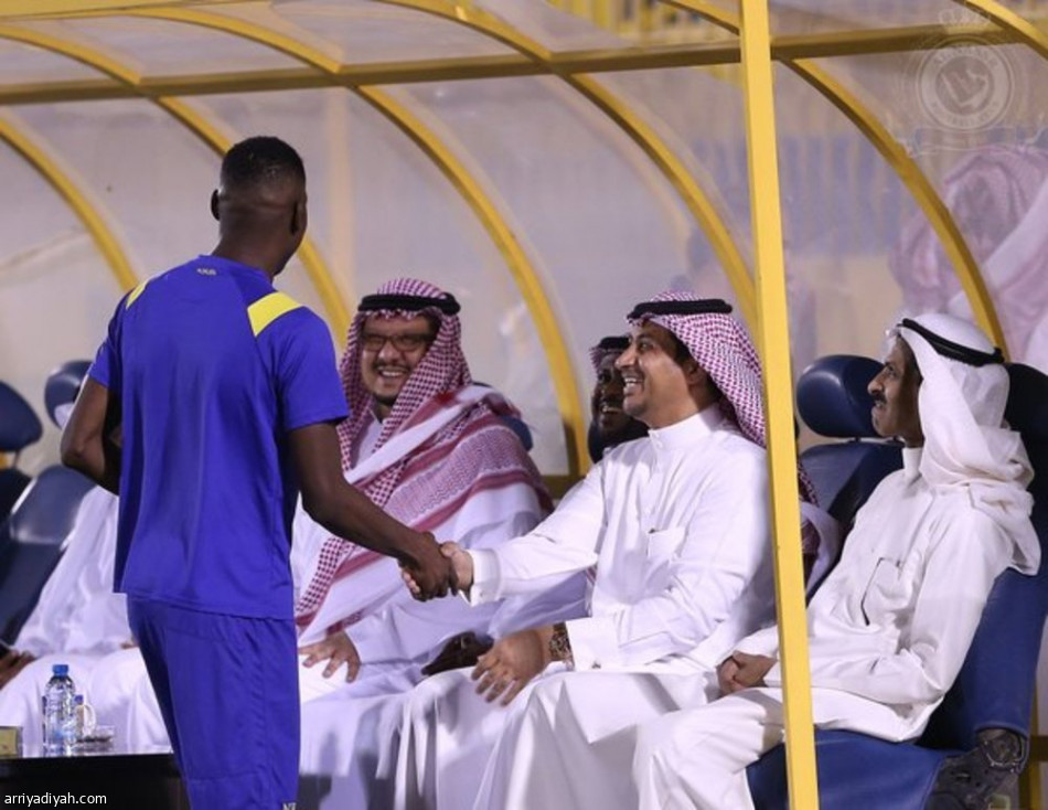 فيصل بن تركي يطالب لاعبي النصر بكأس الملك