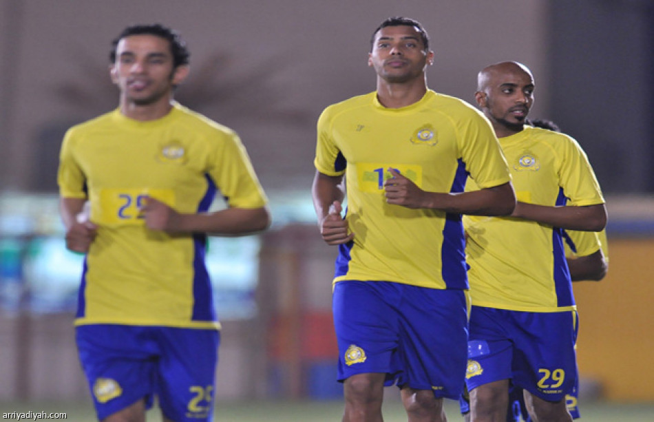 ايفرتون والتون في تدريبات النصر
