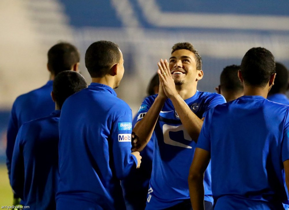 دياز يقسم الهلال إلى مجموعتين