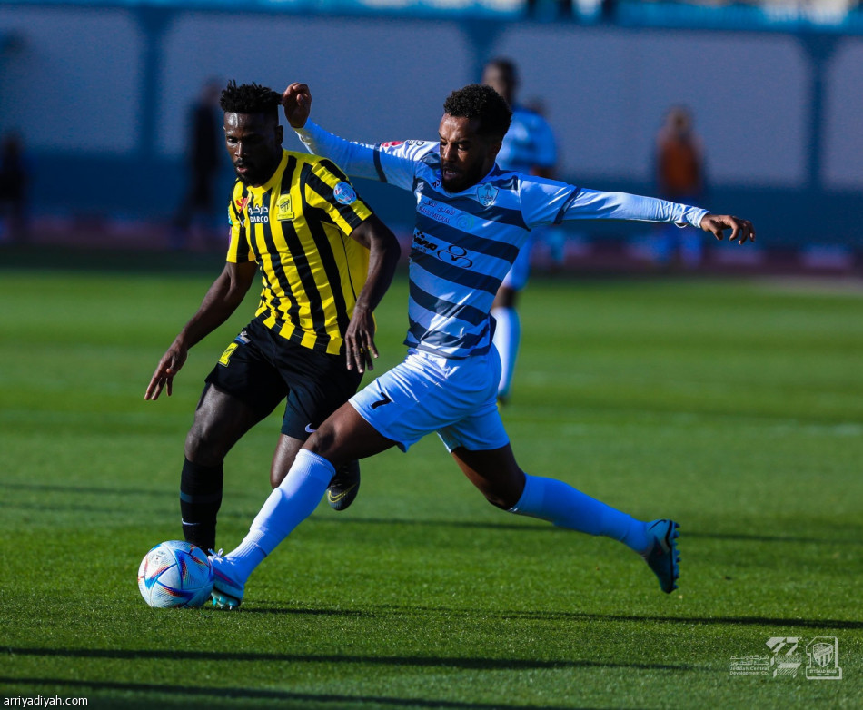 كورنادو يهدي الاتحاد نقاط الطائي