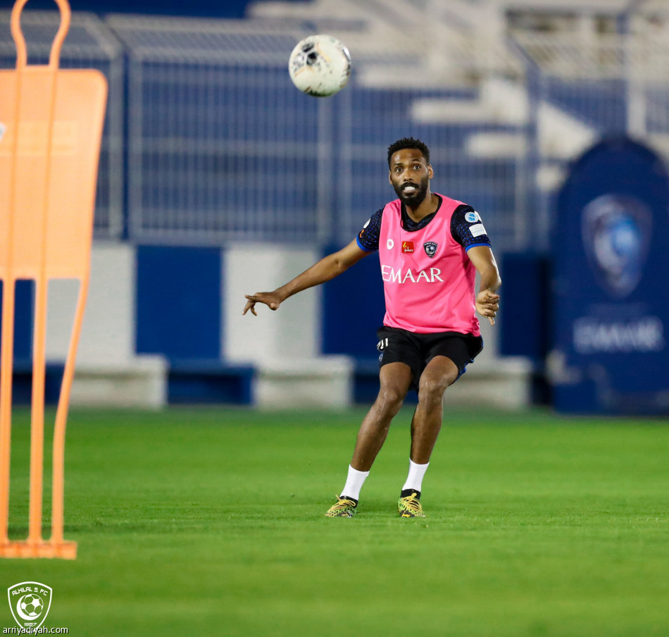 الهلال يختبر إعداده أمام الطائي والرياض
