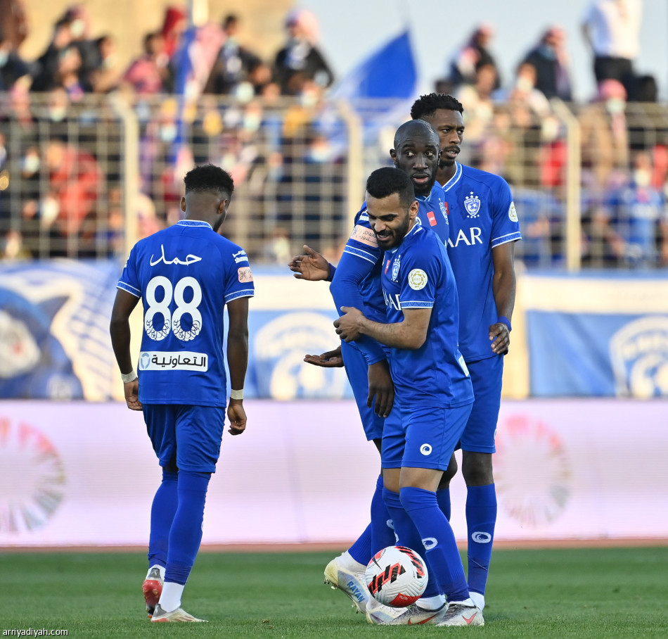 الهلال يقسو على الطائي برباعية