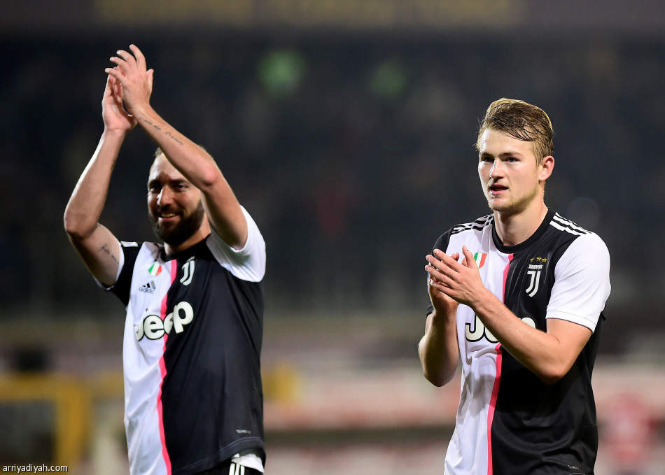 يوفنتوس يستعيد الصدارة بفوز صعب على تورينو