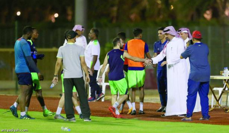 الحماس يشعل مناورة الأهلي.. وشيفو يستكمل العلاج