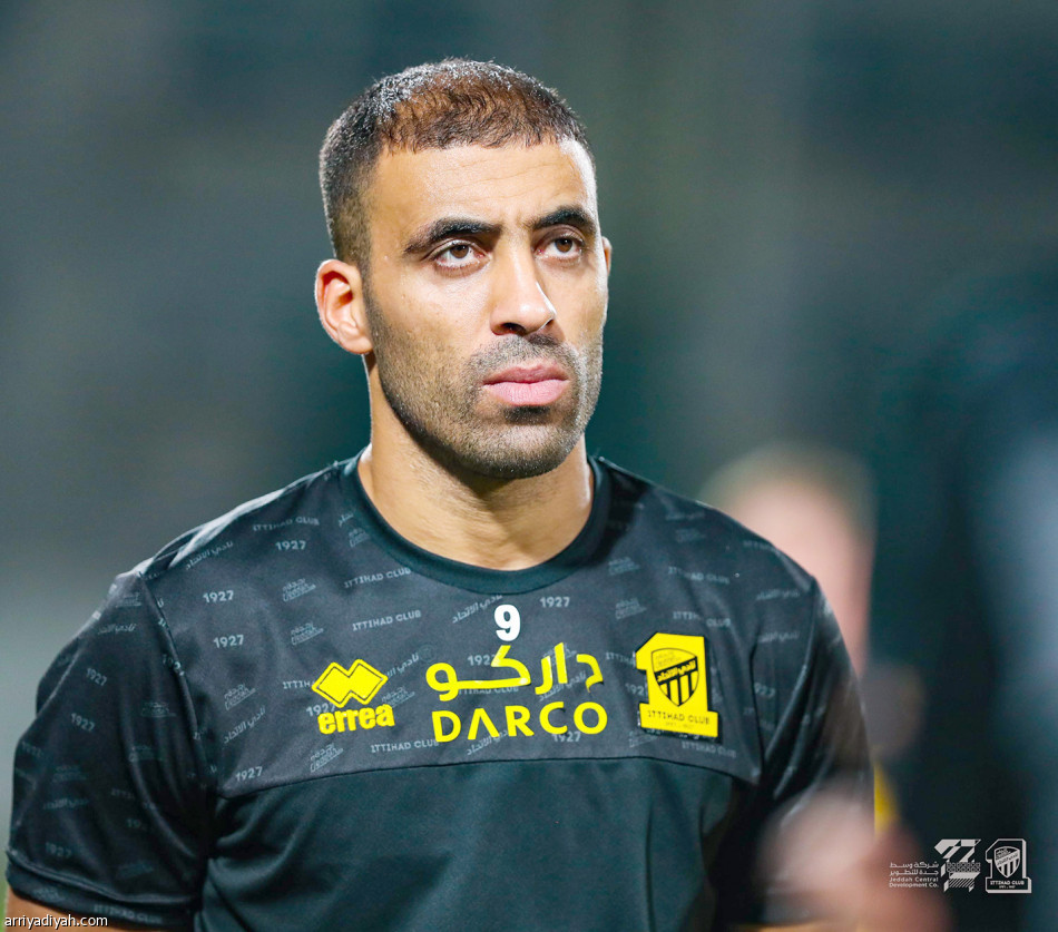 17 ظهروا بالقميصين