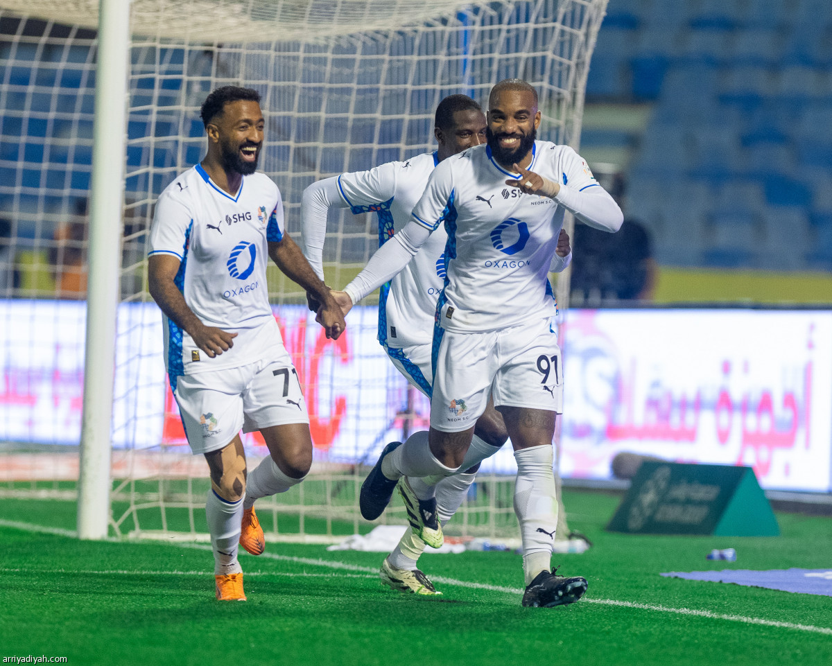 لاكازيت.. احتفال تاسع