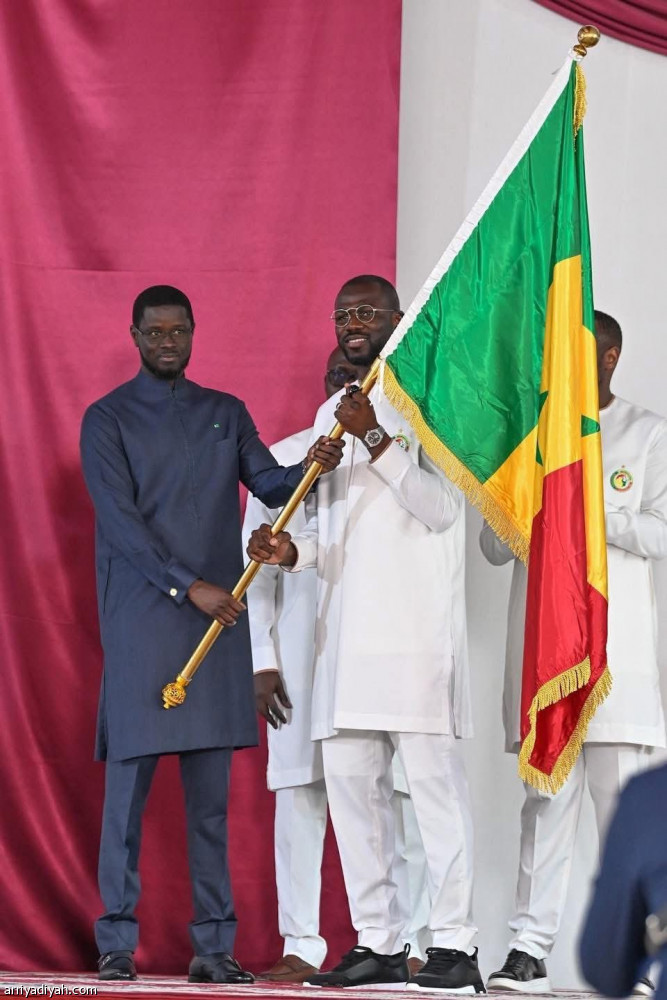 كوليبالي يتسلم الراية