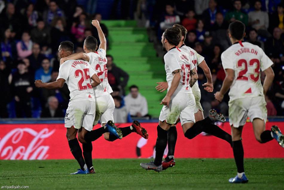 إشبيلية يقسو على خيتافي بثلاثية نظيفة في الدوري الإسباني