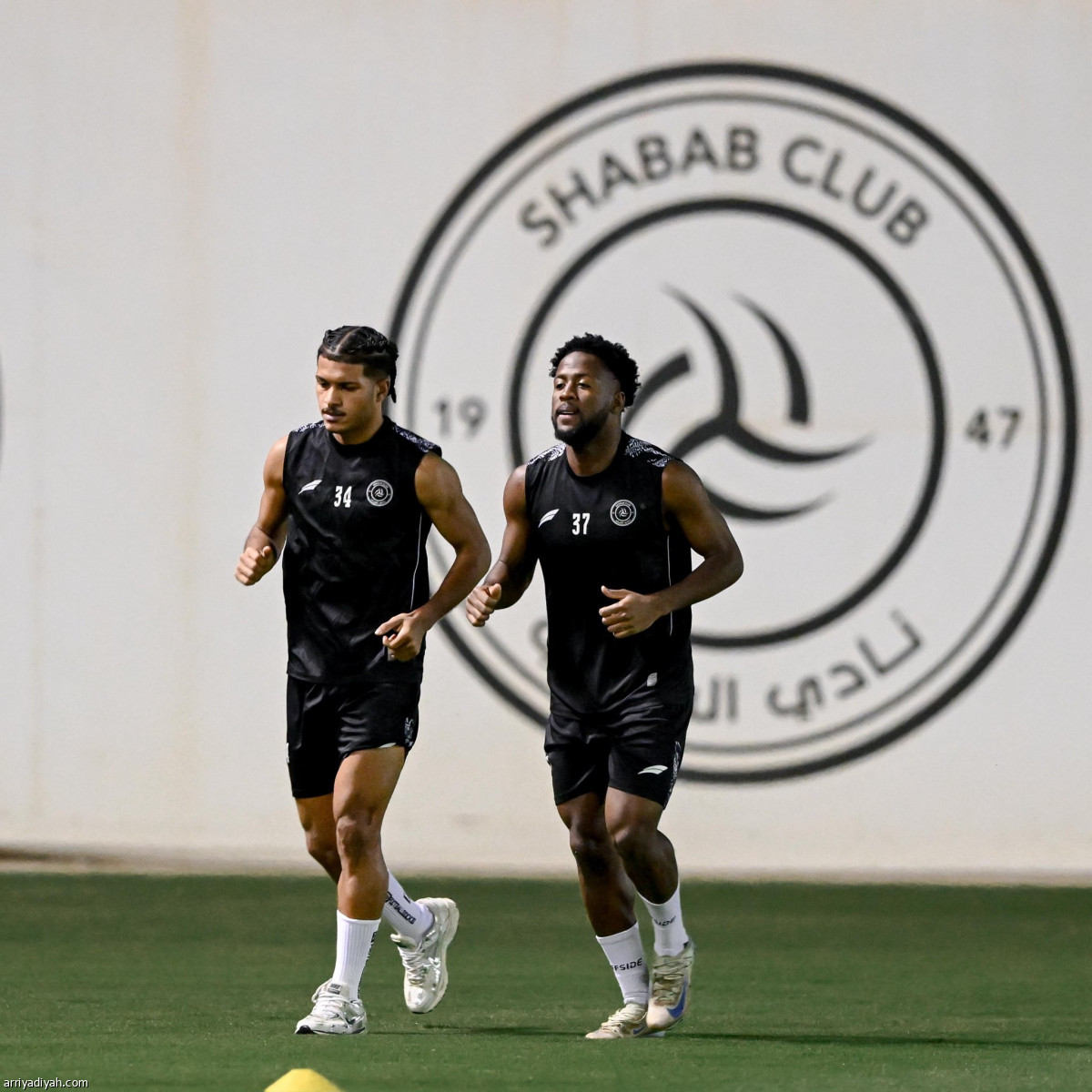 الشباب يتأهب