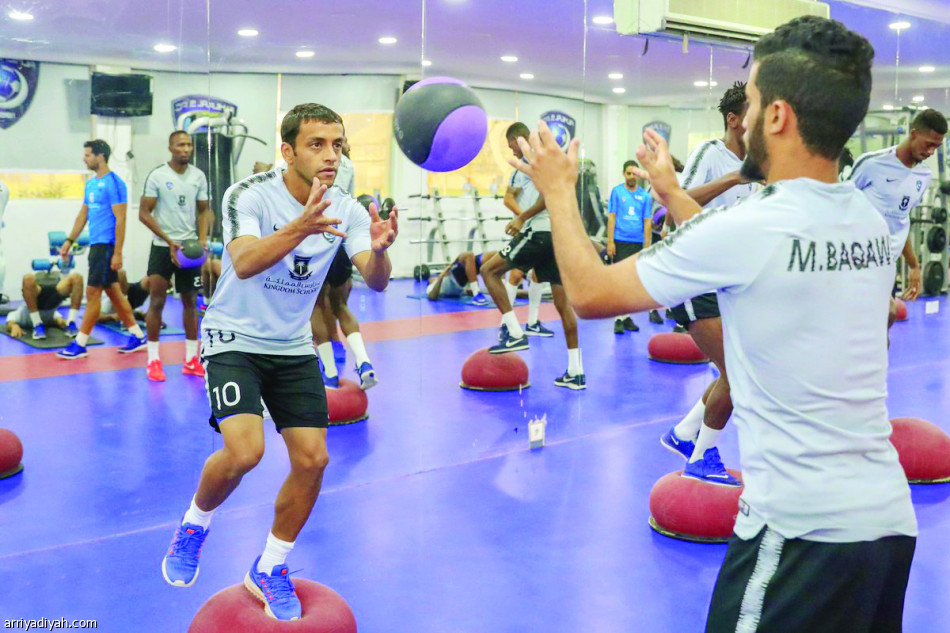 لاعبو الهلال يحيون الفرنسي جوميز