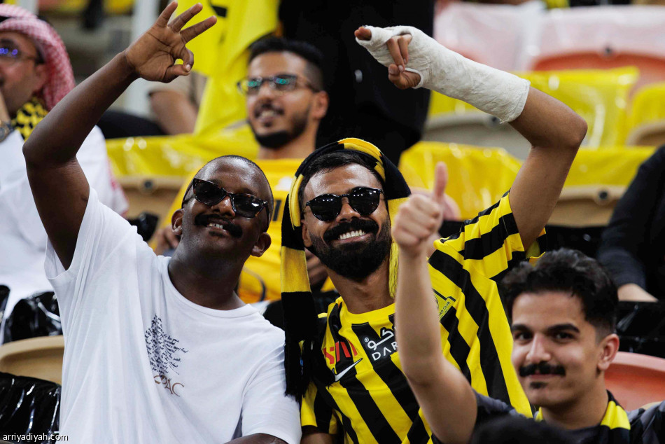 90 دقيقة..
فرحة أبطال «روشن»
