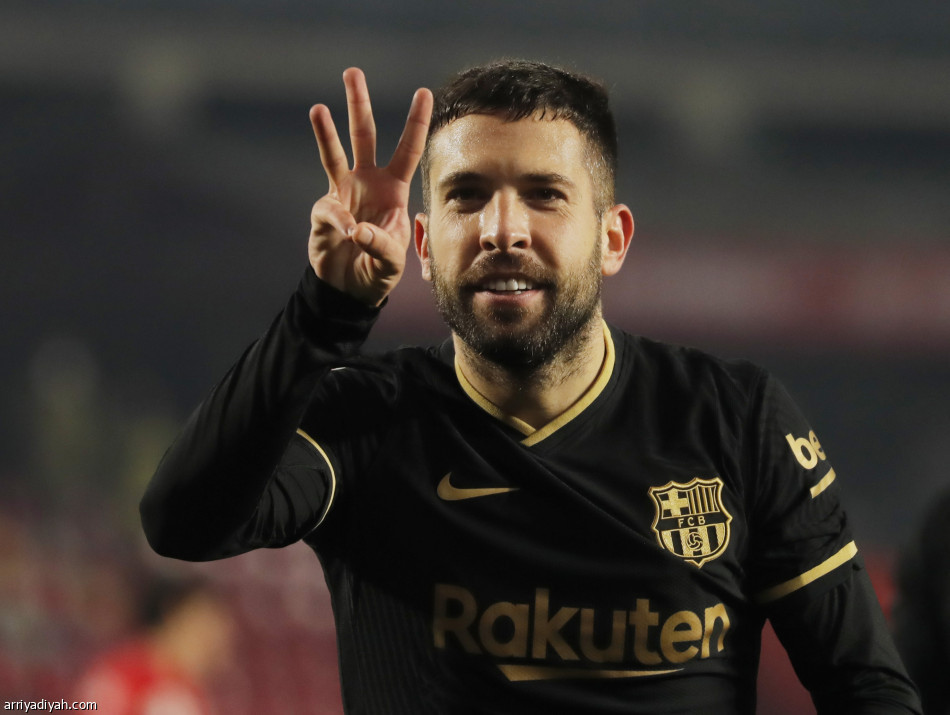 برشلونة يحبط مفاجأة غرناطة ويتأهل إلى نصف النهائي