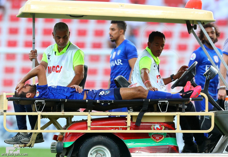 الهلال يعبر أهلي دبي بثنائية جوميز