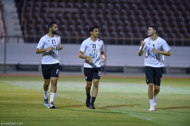 الشباب يستعيد الدوليين قبل الاتفاق
