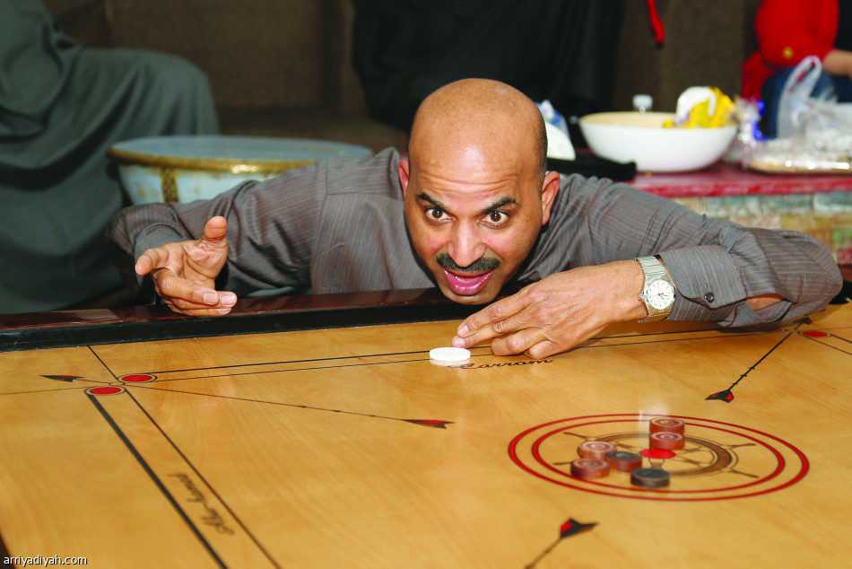 “الكيرم” يشعل ديوانية طارق العلي