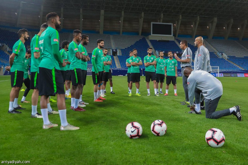 الأخضر يفتح ملف مباراة غينيا الاستوائية