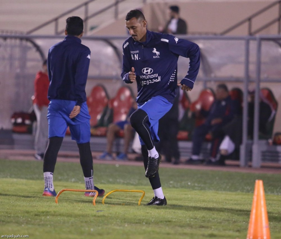 جاريدو يعالج أخطاء لاعبي الاتفاق بالفيديو