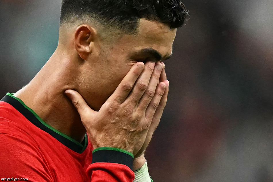 خلال 32 يوما.. رونالدو يبكي مع النصر والبرتغال.. والنهاية مختلفة
