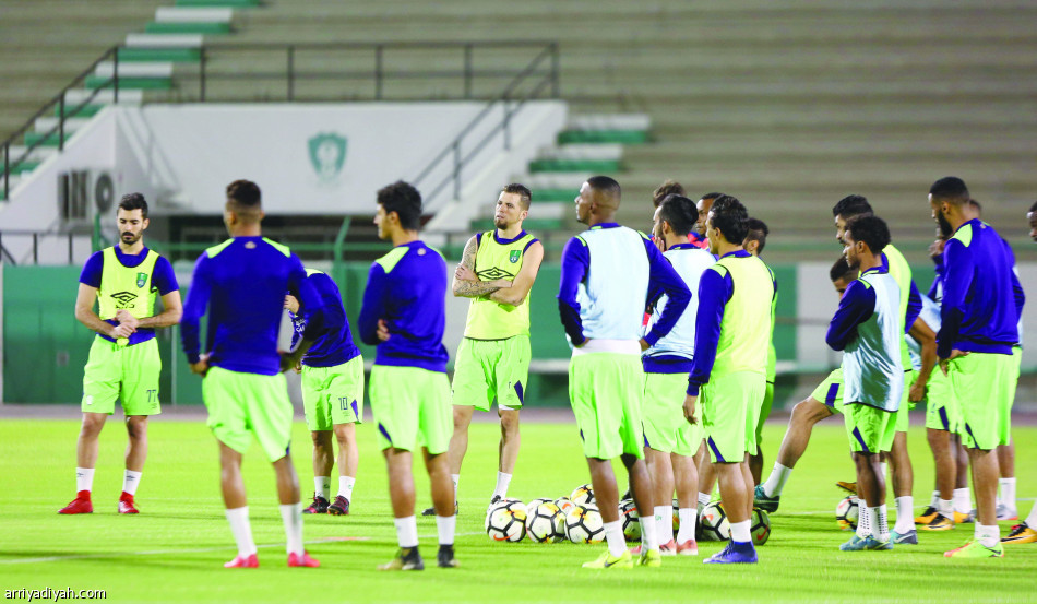 الأهلي يفقد باخشوين وسوزا أمام الشعلة