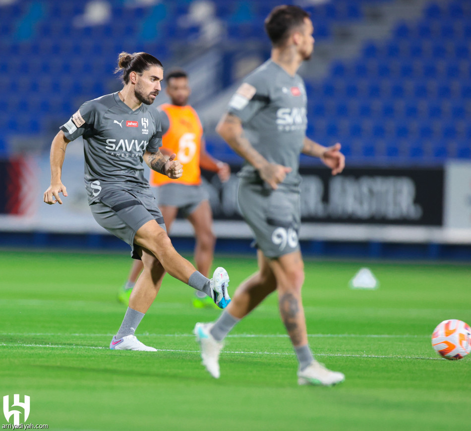 الهلال يفقد كوليبالي 21 يوما