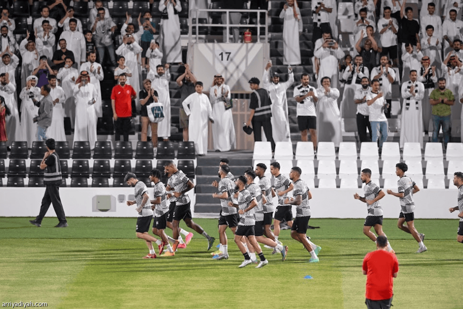 على الملعب الجديد.. الحربي يشارك في تدريبات الشباب