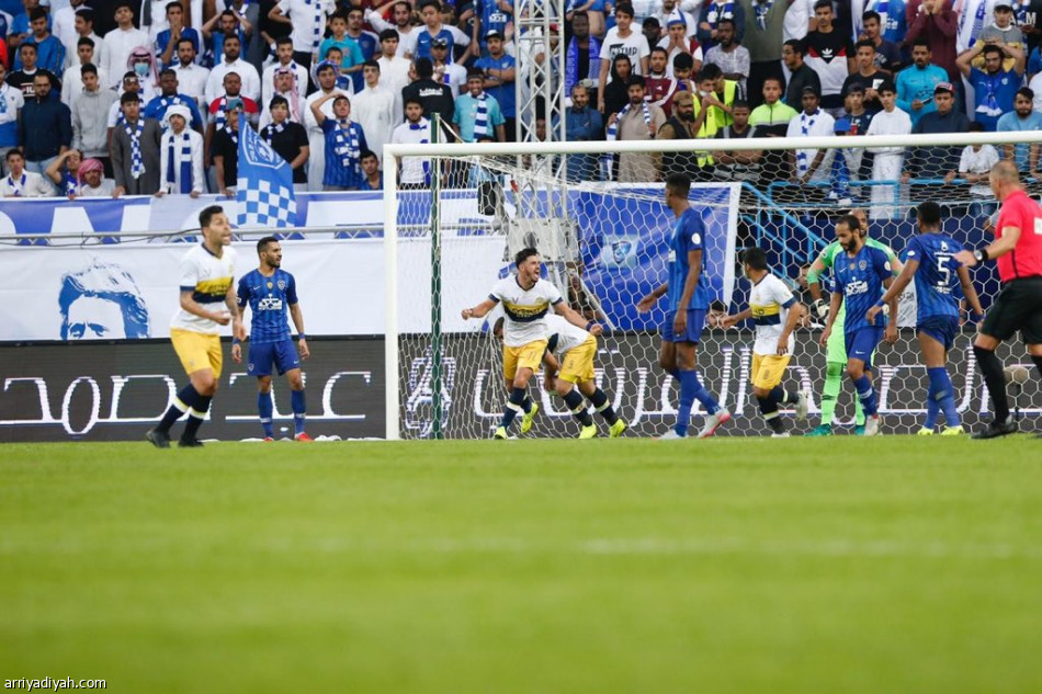 النصر يلحق بالهلال ويرفض الخسارة في «محيط الرعب»