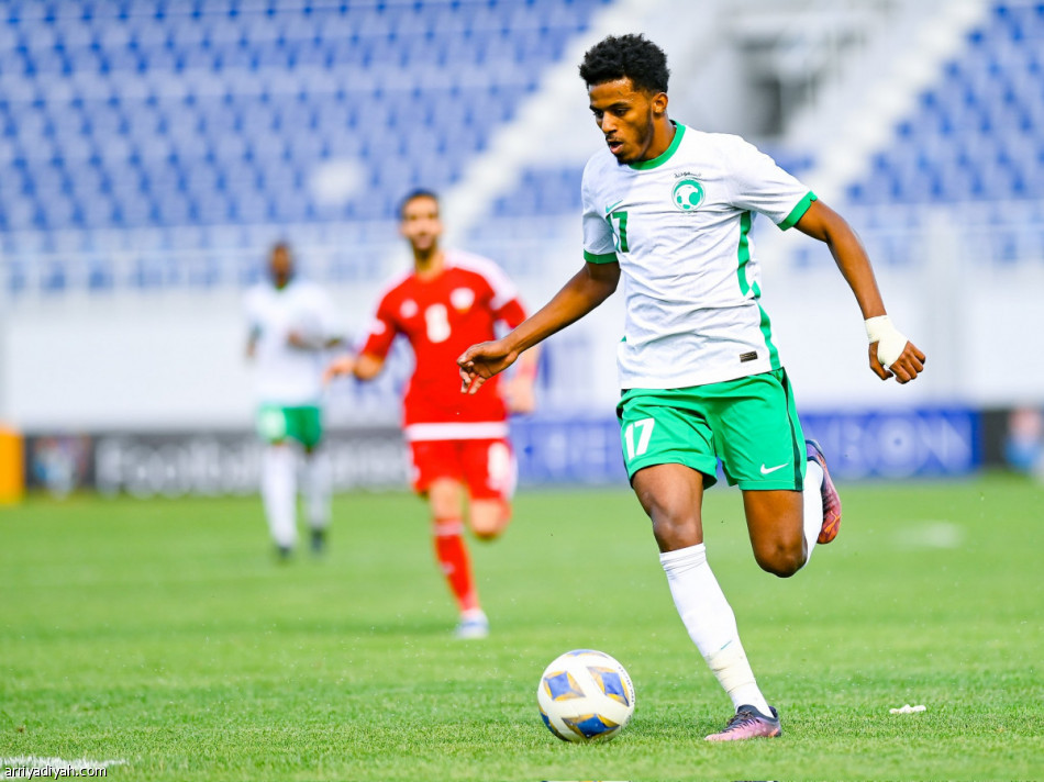 بثنائية الإمارات.. الأخضر الأولمبي يتأهل متصدرا