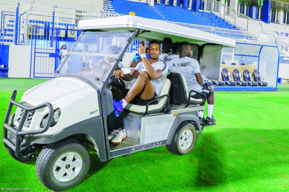 لاعبو الهلال يحيون الفرنسي جوميز