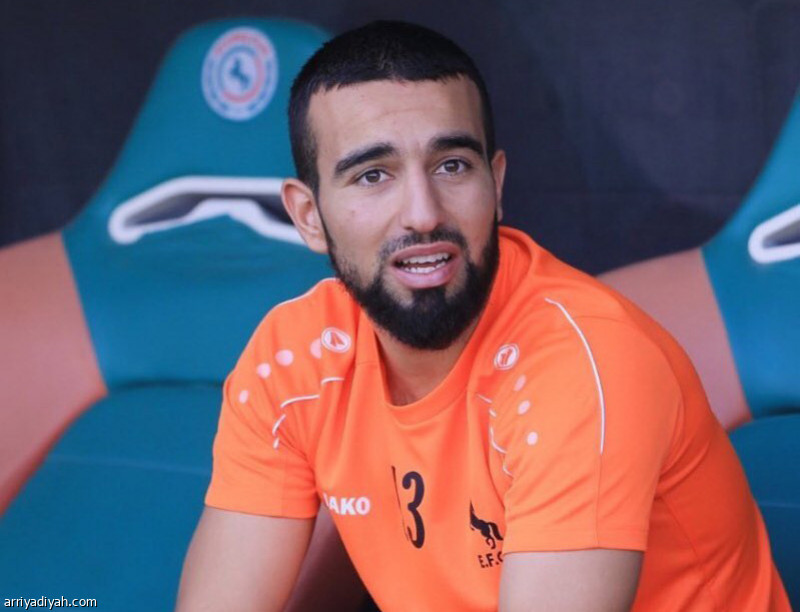 دوكارا وسليتي..
يغادران إلى فرنسا