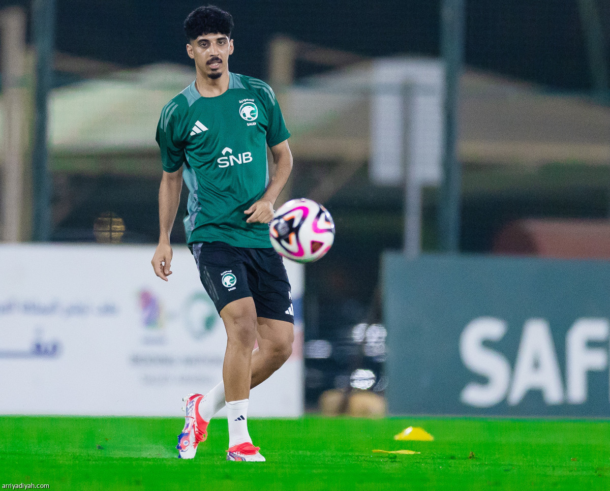 الأخضر ينطلق