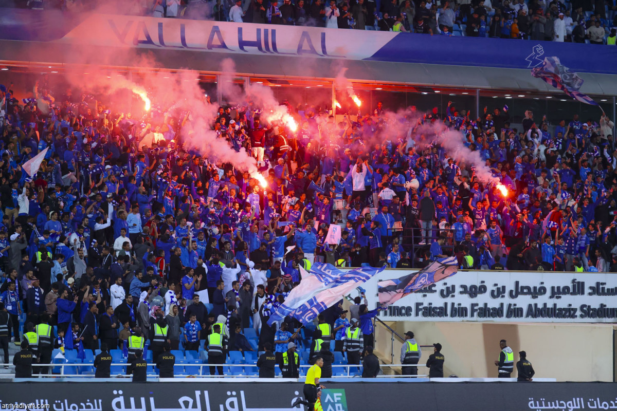 الهلال لا يتوقف