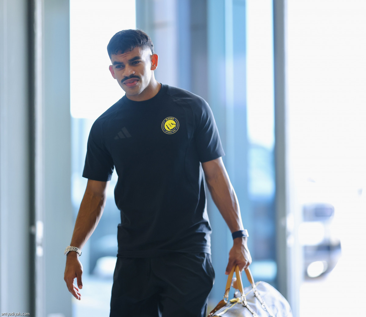 مغادرة النصر