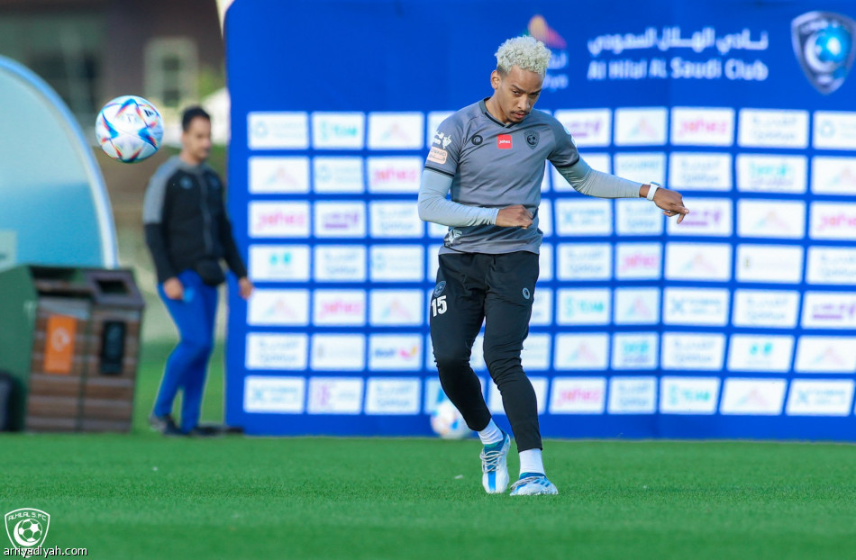 الهلال.. الدراجات ترفع لياقة اللاعبين