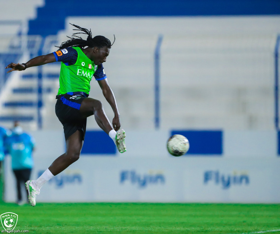 الهلال.. المفرج يعود.. ورازفان يكثف التدريبات