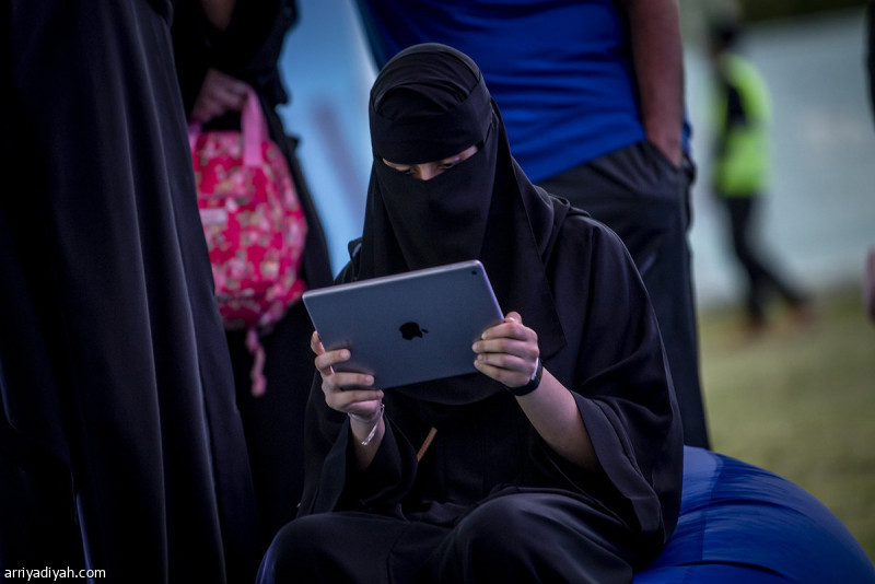 «فورمولا إي» تستقطب جمهور الخبر