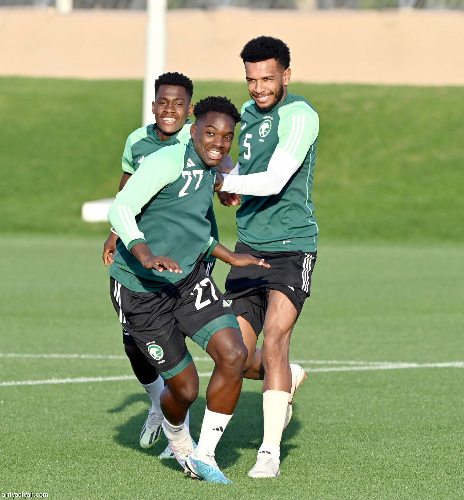 مانشيني يتمسك بالـ 3 مدافعين