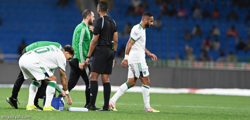 إصابة محمد المجحد في الركبة تُخرجه من مباراة الأهلي أمام التعاون بدوري روشن السعودي