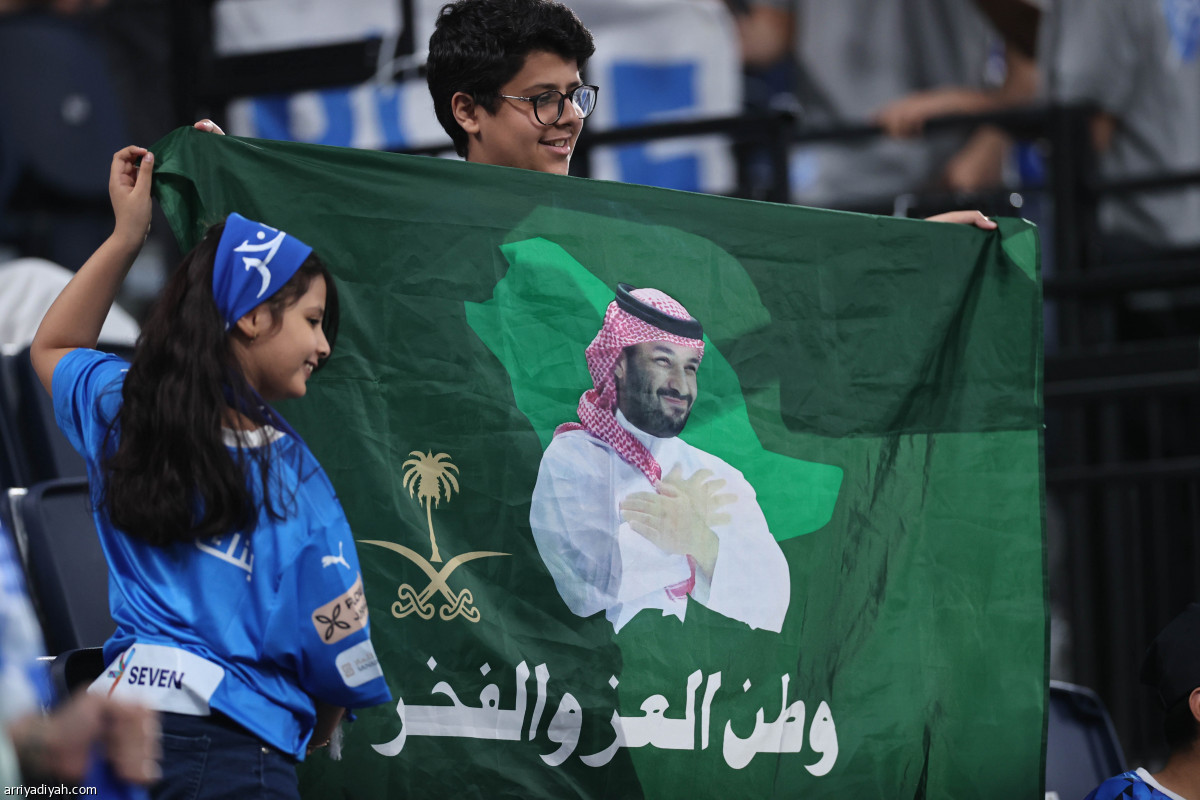 فوز صعب وصدارة