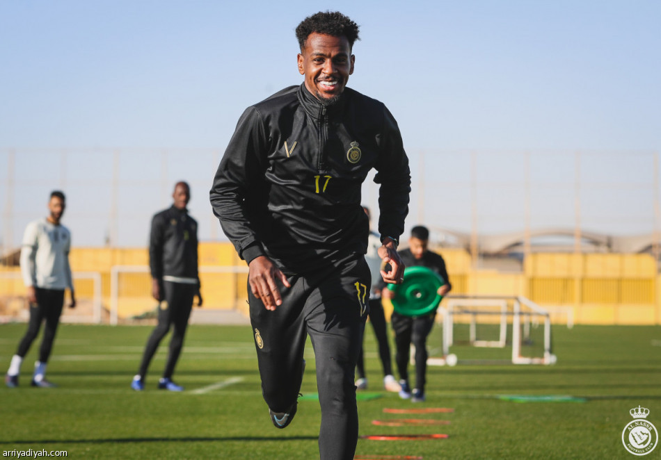 روسو يستعد لكلاسيكو  الاتحاد بالتسديد