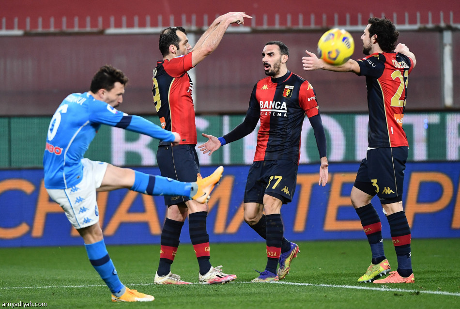 جنوى يسقط نابولي بثنائية بانديف