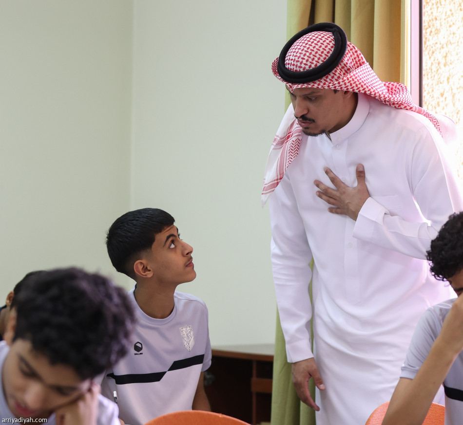 مهد تعزز إنجليزية 60 موهوبًا