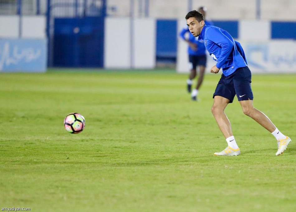 القحطاني والعابد يغيبان عن تدريبات الهلال