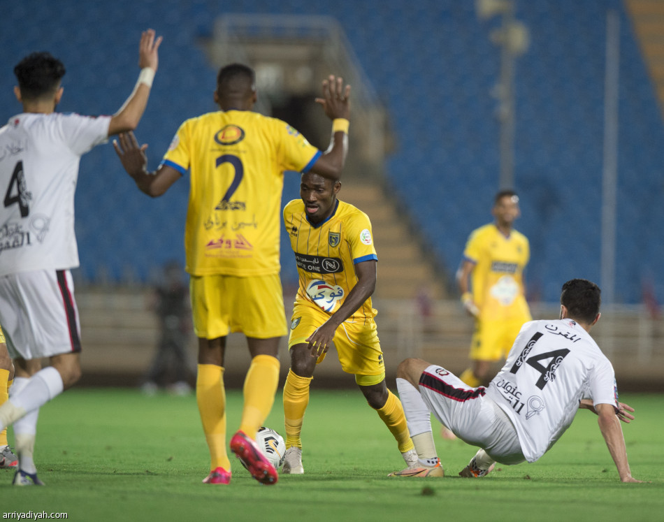 التعاون يتألق مجددا.. ويصعد إلى الثالث