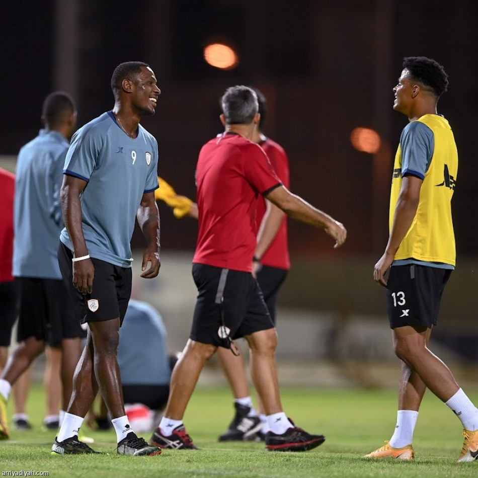 الشباب.. تكتيك جديد قبل الاتفاق